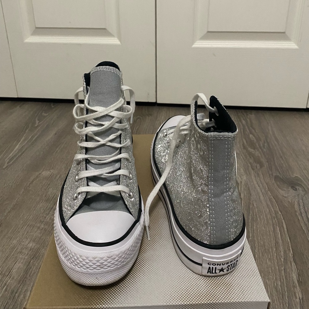 Platform Converse Size 8 in women